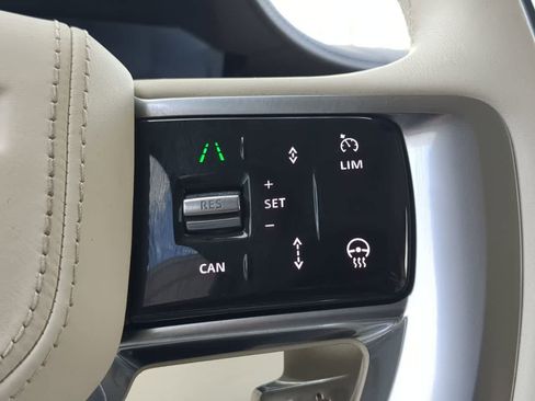 Used 2024 Land Rover Range Rover Autobiography image 26