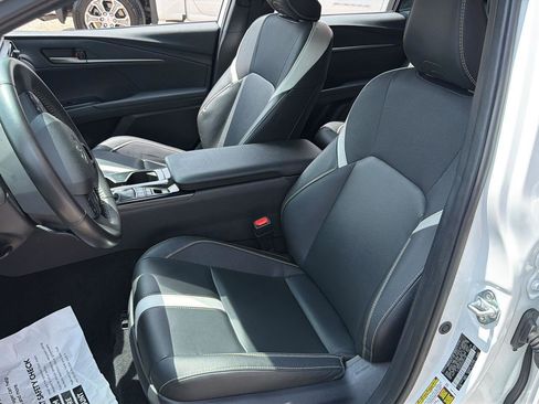 Used 2025 Toyota Camry SE FWD image 10
