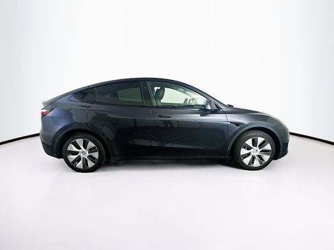 Used 2024 Tesla Model Y Long Range AWD/4WD image 10