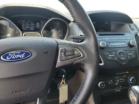 Used 2015 Ford Focus SE w/ Equipment Group 201A FWD image 16