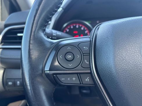 Used 2022 Toyota Camry XSE image 12