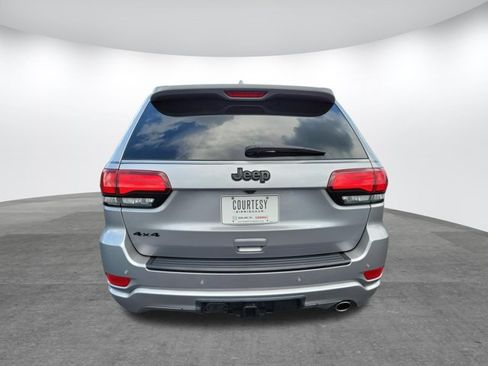 Used 2019 Jeep Grand Cherokee Altitude AWD/4WD image 7