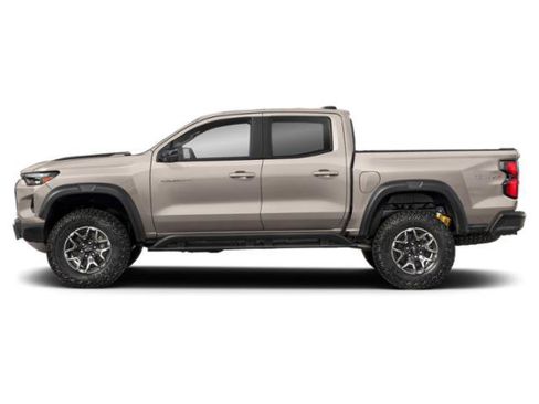 Used 2024 Chevrolet Colorado ZR2 w/ Technology Package AWD/4WD image 3
