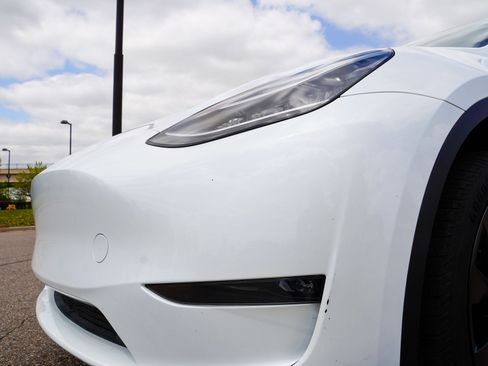 Used 2023 Tesla Model Y Long Range AWD/4WD image 20