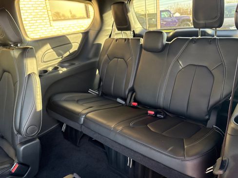 New 2026 Chrysler Pacifica Select w/ S Appearance Package image 5