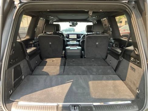 Used 2023 Jeep Grand Wagoneer Series II AWD/4WD image 21