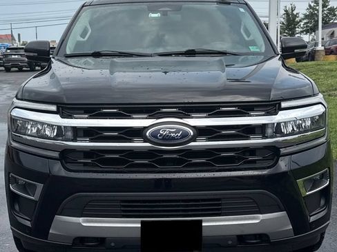 Used 2023 Ford Expedition Max Limited AWD/4WD image 2