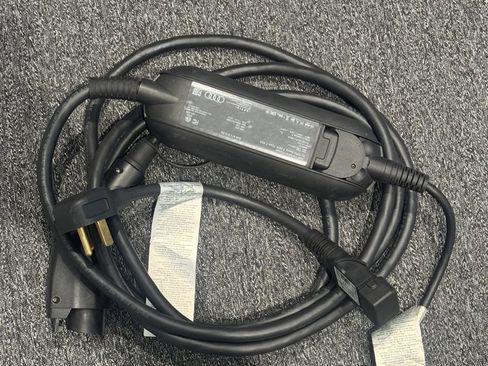 Used 2023 Audi Q4 e-tron Premium image 12