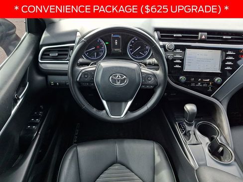 Used 2018 Toyota Camry SE w/ Moonroof Package FWD image 11