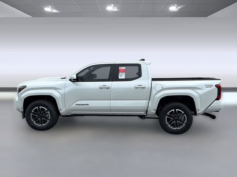Used 2026 Toyota Tacoma TRD Sport RWD image 2