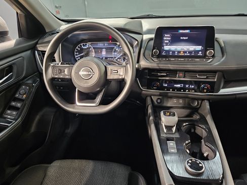 Used 2024 Nissan Rogue SV AWD/4WD image 9