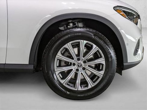Certified 2025 Mercedes-Benz GLC 300 image 24