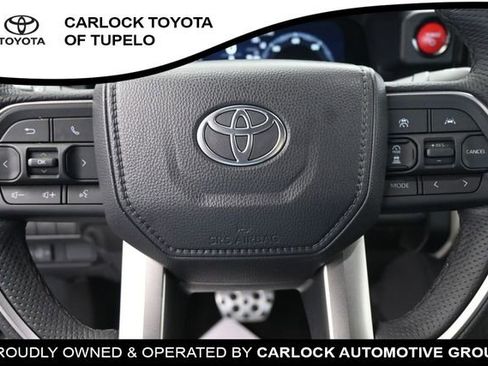 Used 2025 Toyota Tacoma TRD Sport AWD/4WD image 19