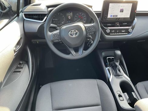 Used 2025 Toyota Corolla LE image 13