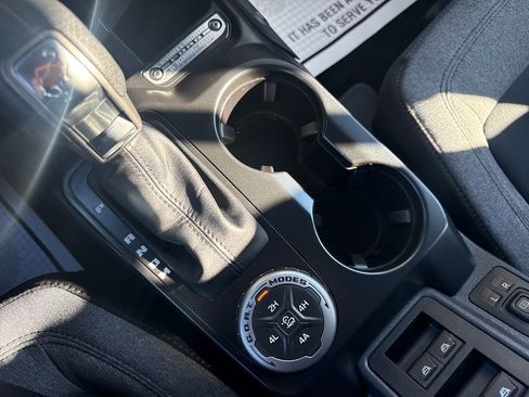 Used 2025 Ford Bronco 4-Door w/ Sasquatch Package image 31