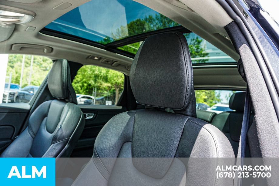 Used 2024 Volvo XC60 B5 Plus AWD/4WD image 18