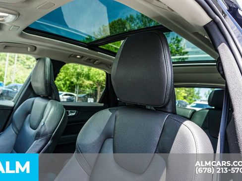 Used 2024 Volvo XC60 B5 Plus AWD/4WD image 18