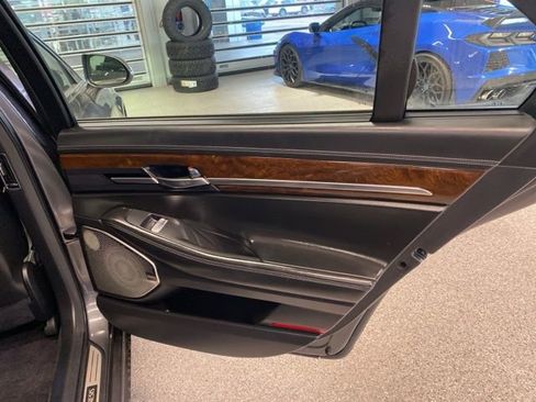 Used 2018 Genesis G90 3.3T Premium image 36
