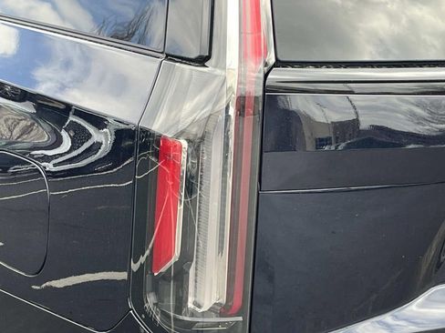 Certified 2022 Cadillac Escalade ESV Sport w/ Touring Package image 10