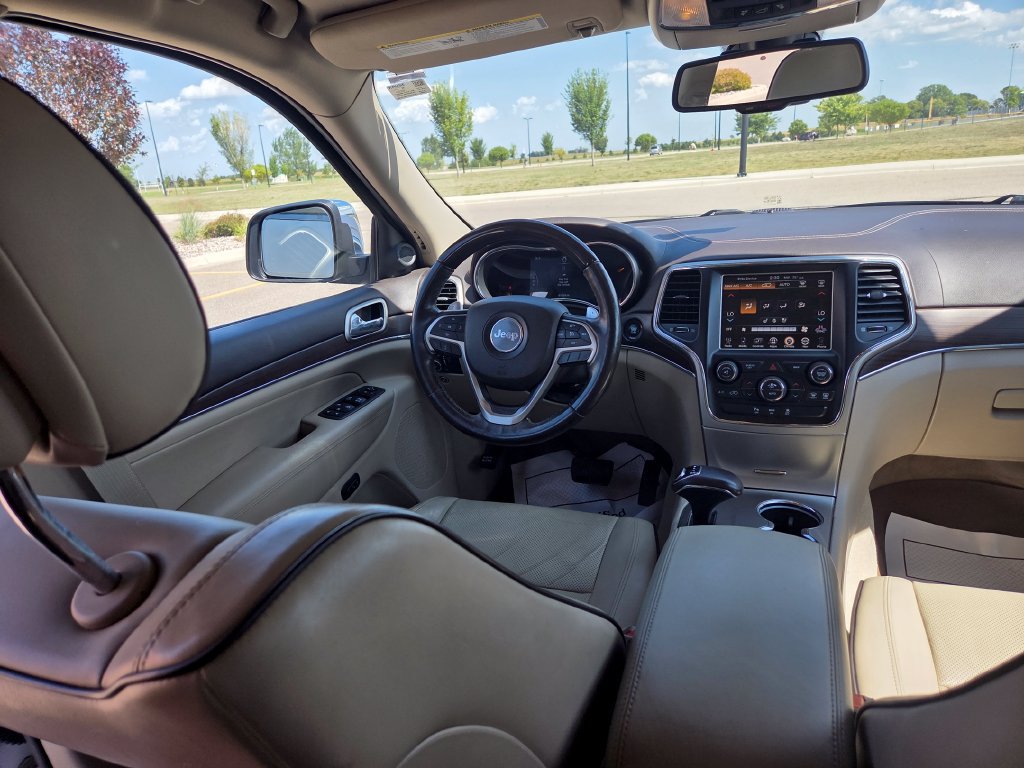 Used 2014 Jeep Grand Cherokee Overland AWD/4WD image 15