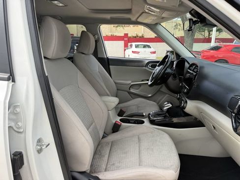 Used 2021 Kia Soul EX FWD image 28