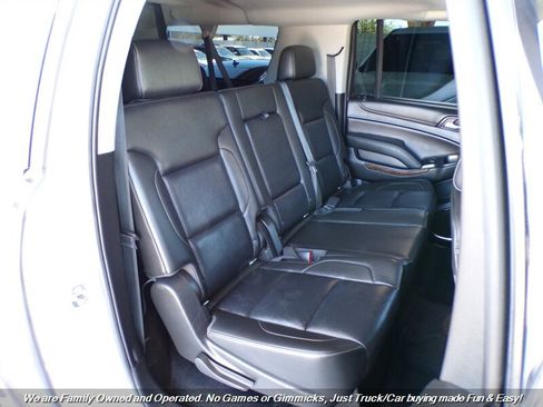 Used 2018 Chevrolet Suburban LT image 23