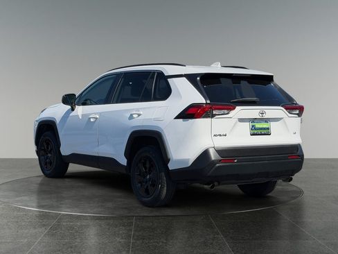 Used 2019 Toyota RAV4 LE FWD image 19