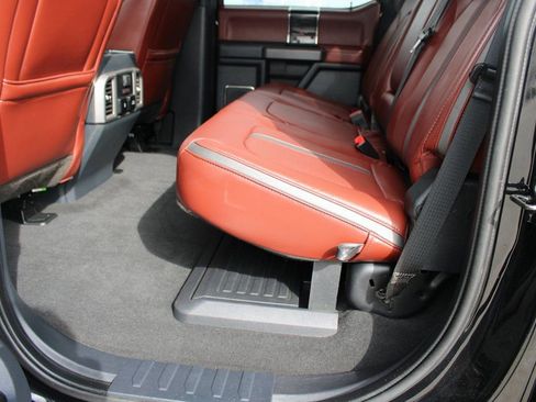 Certified 2022 Ford F450 Platinum w/ FX4 Off-Road Package image 12