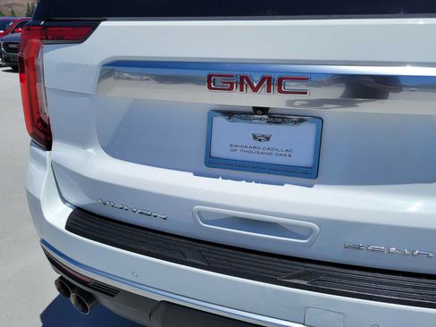 Used 2024 GMC Yukon XL Denali AWD/4WD image 14