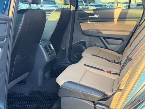 Used 2022 Volkswagen Atlas Cross Sport SEL R-Line AWD/4WD image 20