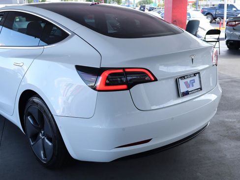 Used 2018 Tesla Model 3 Mid Range RWD image 9