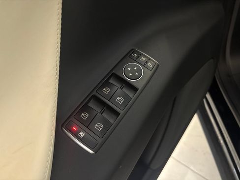 Used 2020 Tesla Model X AWD/4WD image 29