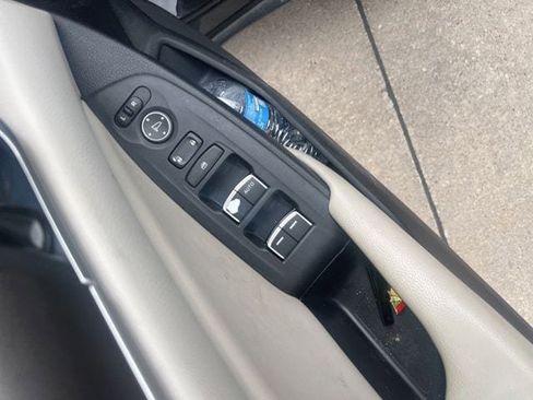 Used 2018 Honda Accord LX image 12