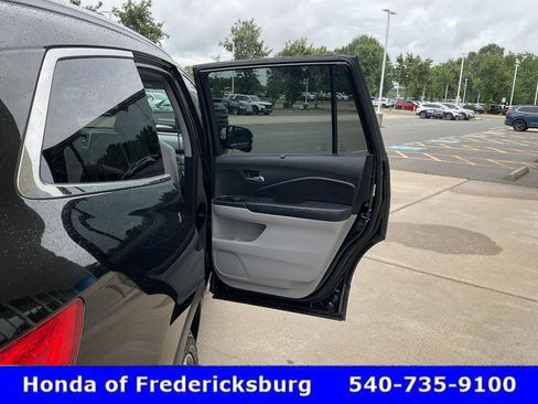 Used 2016 Honda Pilot Touring image 18