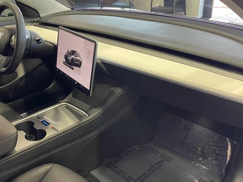 Used 2023 Tesla Model 3 Performance image 37