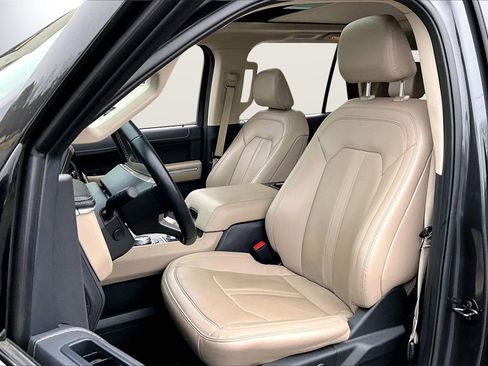Used 2024 Ford Expedition Limited image 22