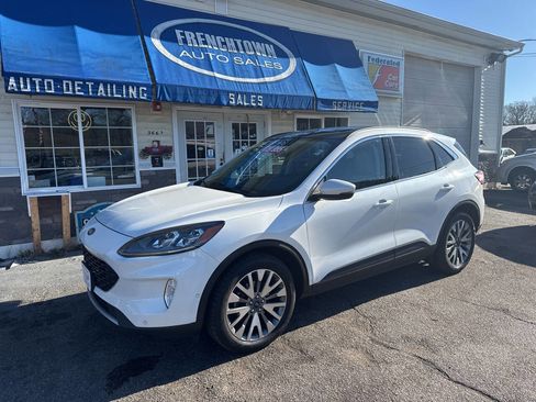 Used 2020 Ford Escape Titanium image 6