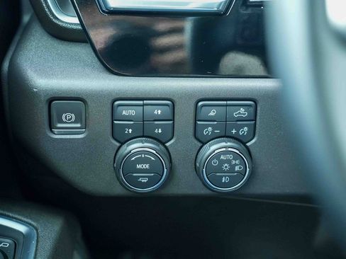 Used 2024 Chevrolet Silverado 1500 LT Trail Boss w/ LT Trail Boss Premium Package AWD/4WD image 27