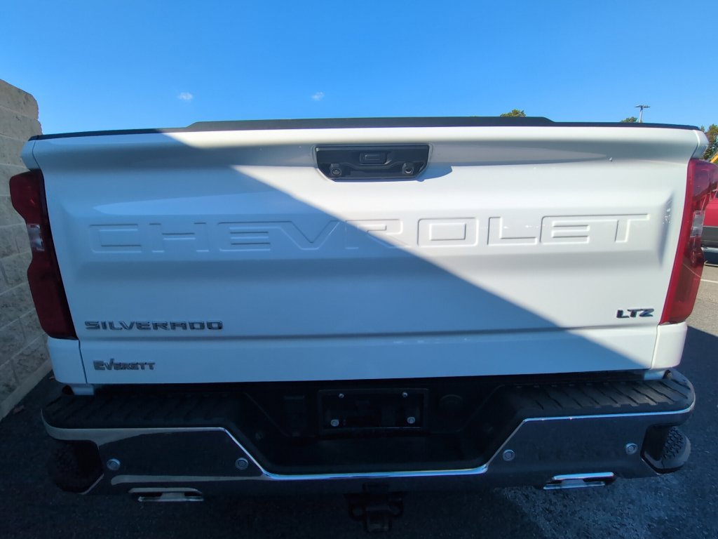 Used 2026 Chevrolet Silverado 1500 LTZ AWD/4WD image 5