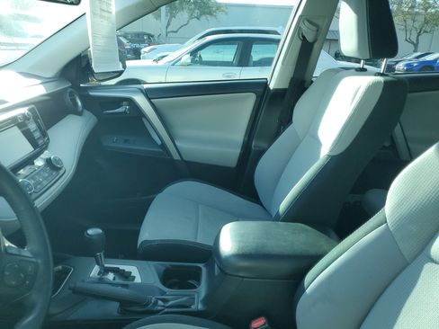 Used 2016 Toyota RAV4 XLE image 12