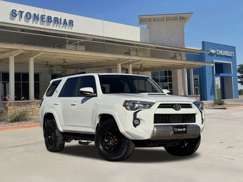 Used 2022 Toyota 4Runner TRD Off-Road image 2