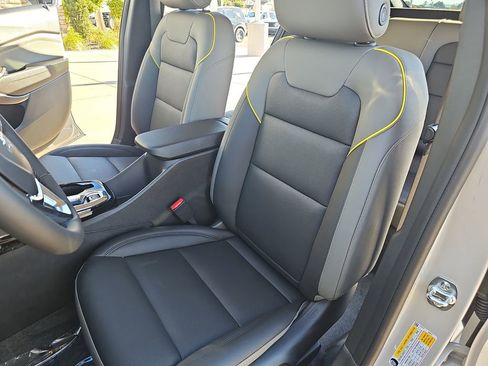 New 2026 Chevrolet Trax ACTIV w/ Driver Confidence Package image 14