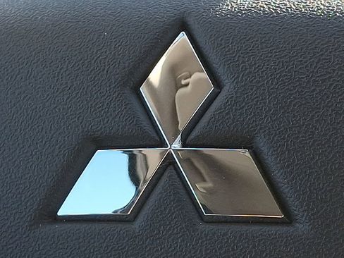 New 2026 Mitsubishi Outlander SE image 11