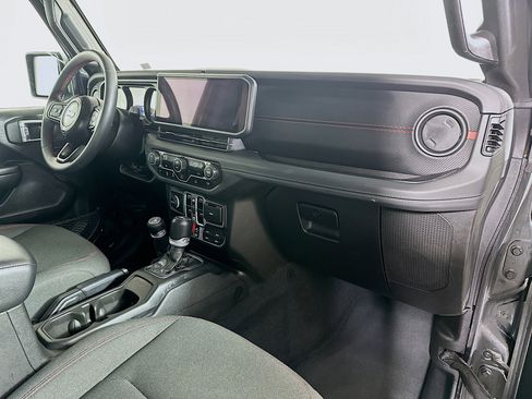 Used 2024 Jeep Wrangler Rubicon image 26