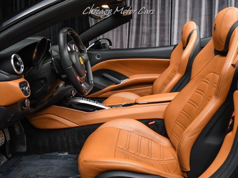 Used 2016 Ferrari California T RWD image 23