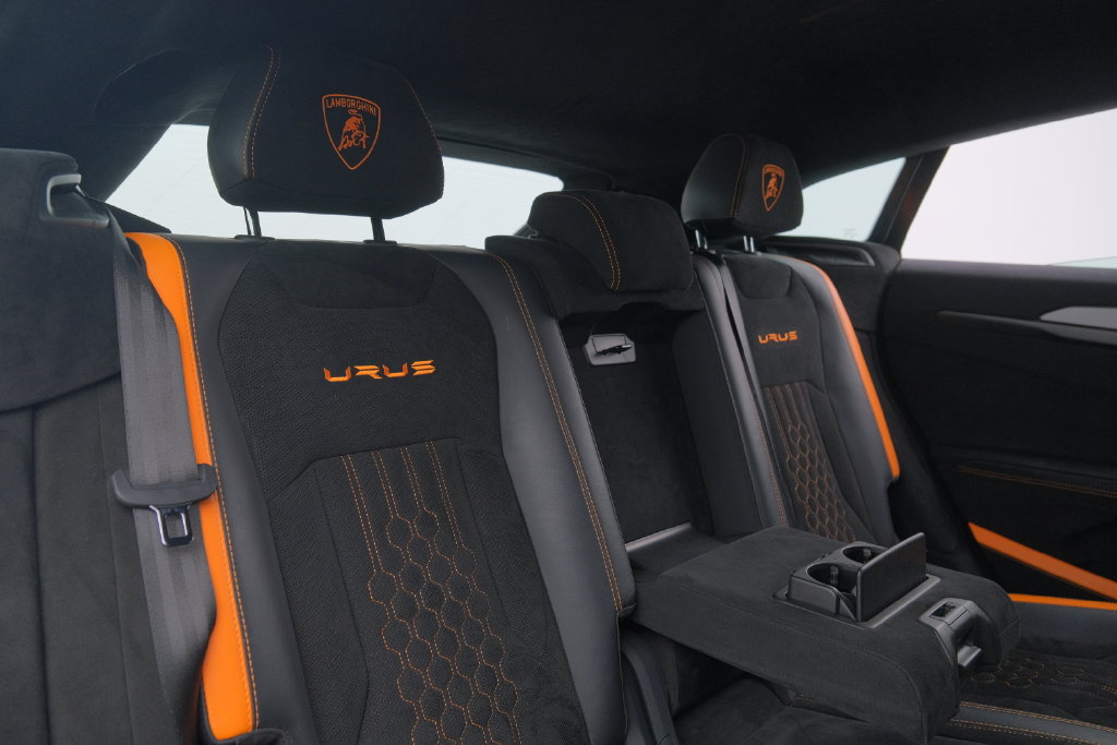 Used 2023 Lamborghini Urus Performante AWD/4WD image 18