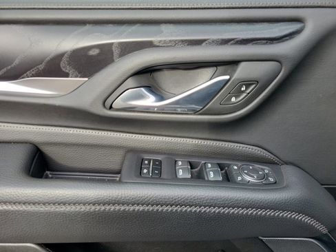 Used 2024 GMC Yukon XL Denali image 9