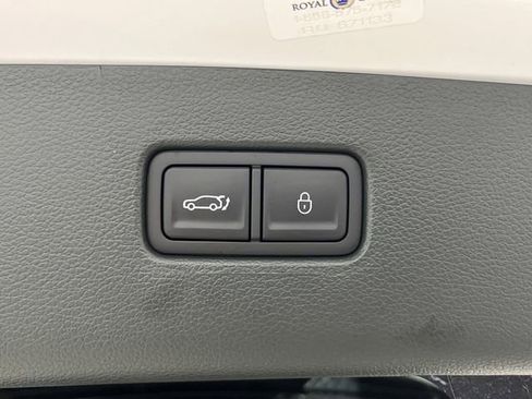 Used 2025 Genesis GV80 2.5T Advanced image 17