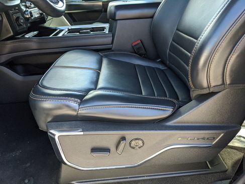 Used 2024 Ford F250 Platinum image 23