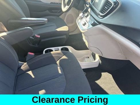 Used 2023 Chrysler Voyager LX FWD image 36